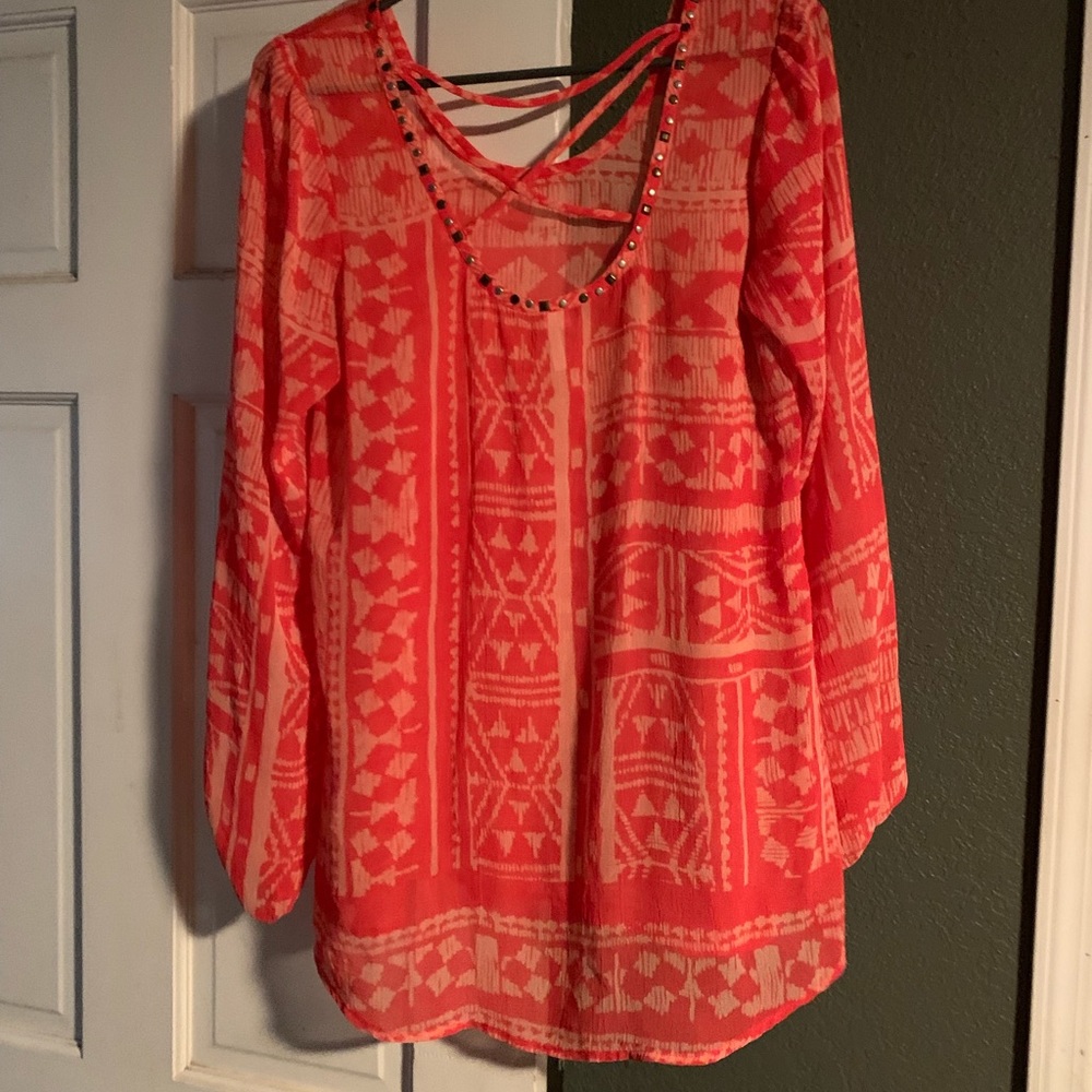 Aztec with low crisscrossed back